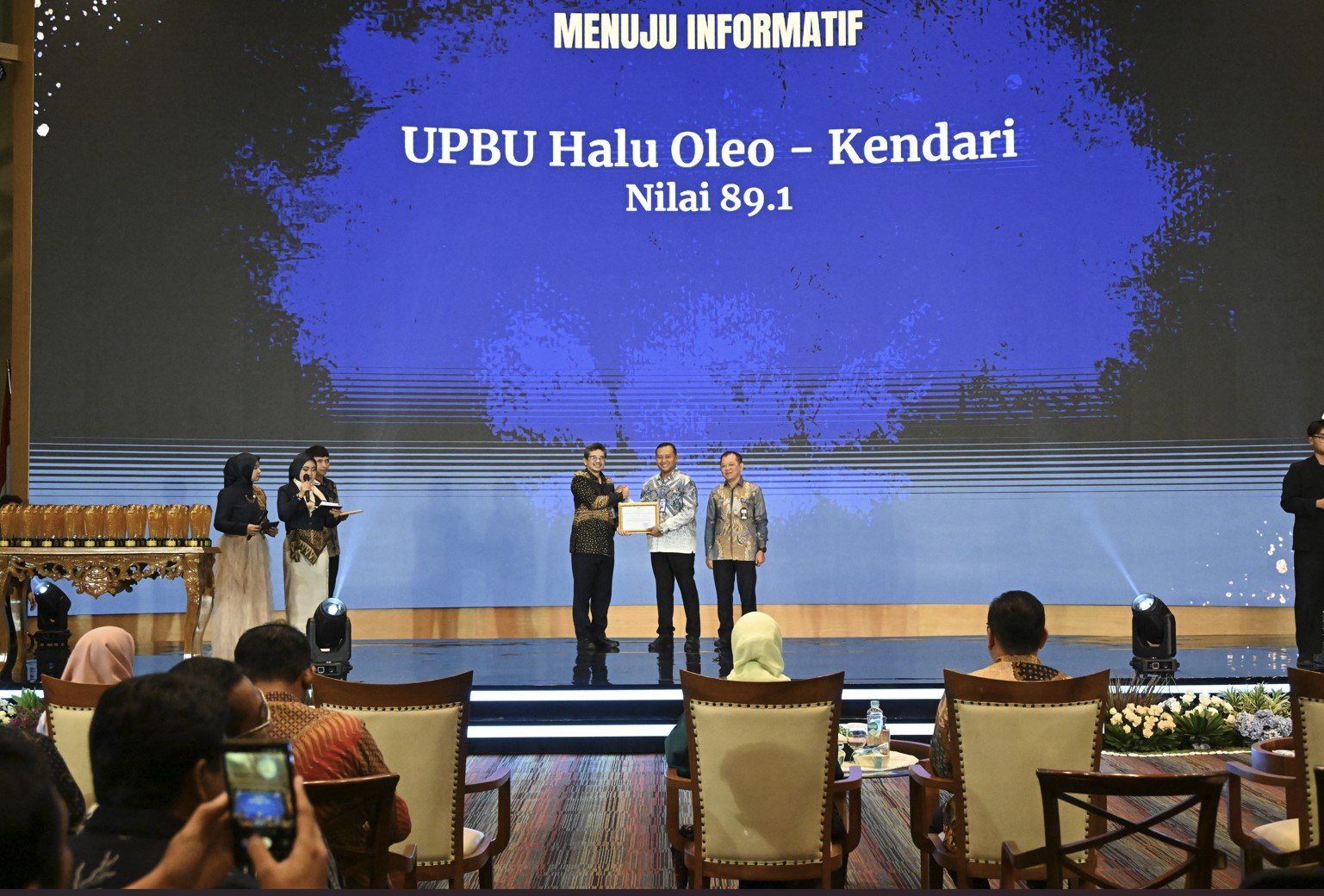 UPBU Haluoleo Kendari Raih Predikat Terbaik ke-2 pada Anugerah Keterbukaan Informasi Publik 2025